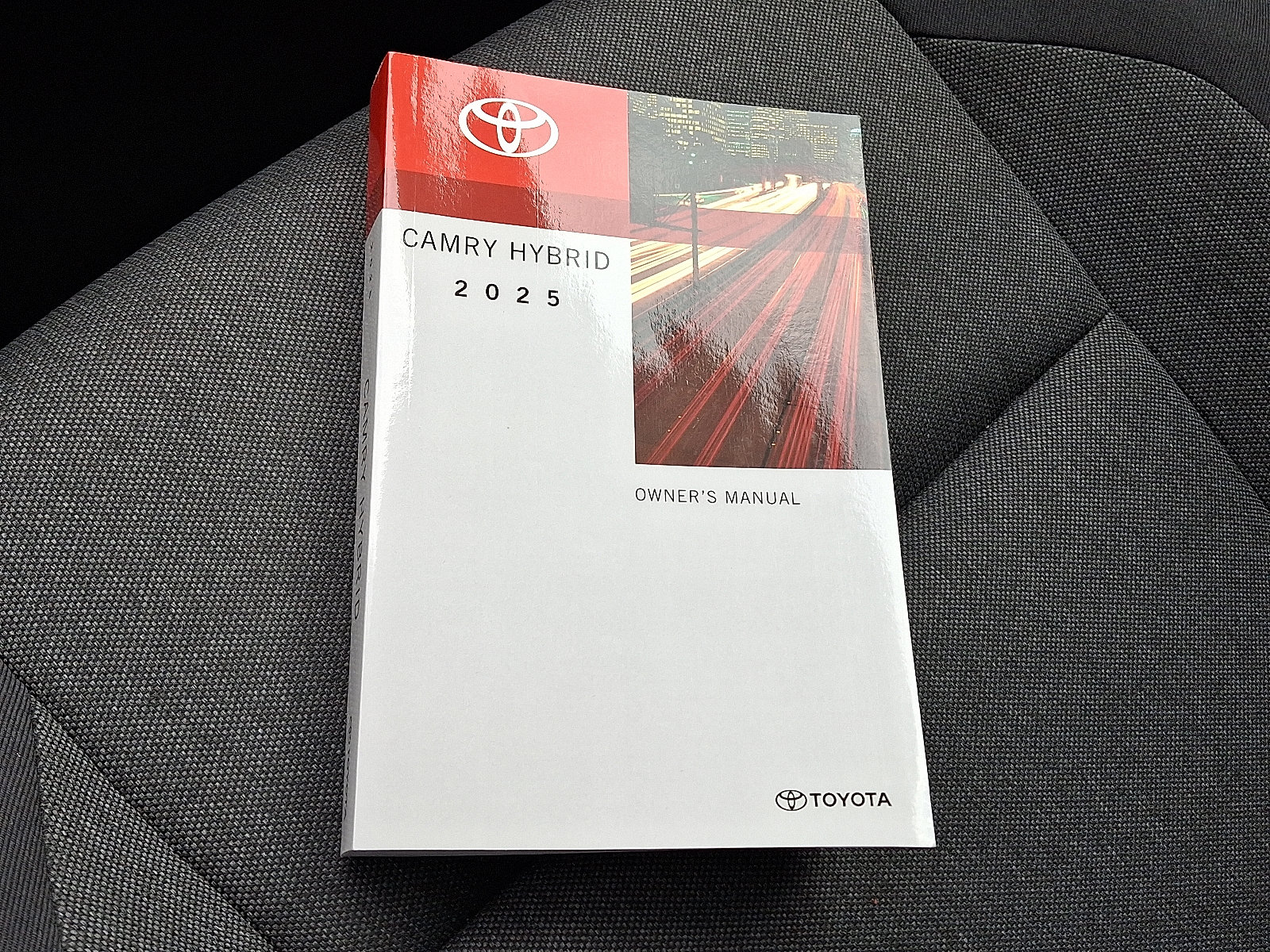 Used 2025 Toyota Camry LE image 26