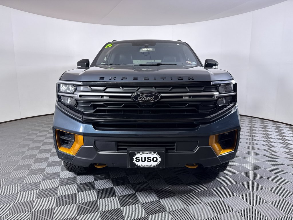 Used 2025 Ford Expedition Tremor AWD/4WD image 2