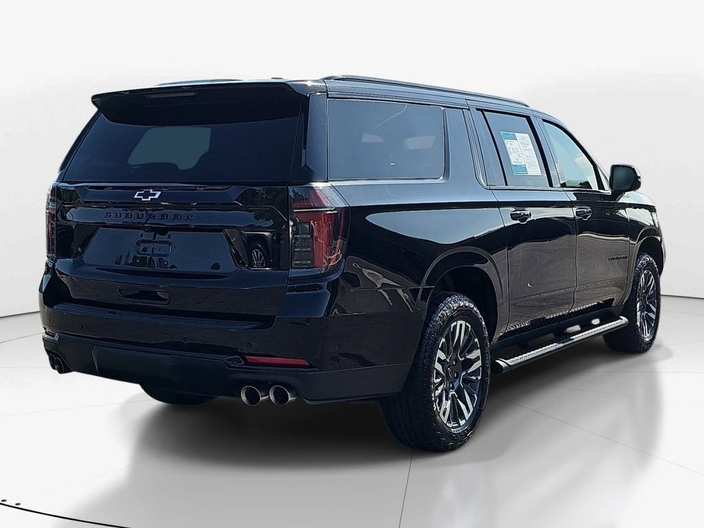 Used 2025 Chevrolet Suburban Z71 image 5