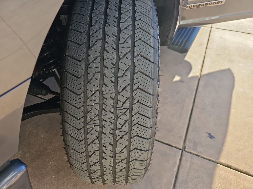 New 2025 Ford F150 Platinum w/ Equipment Group 702A High image 35