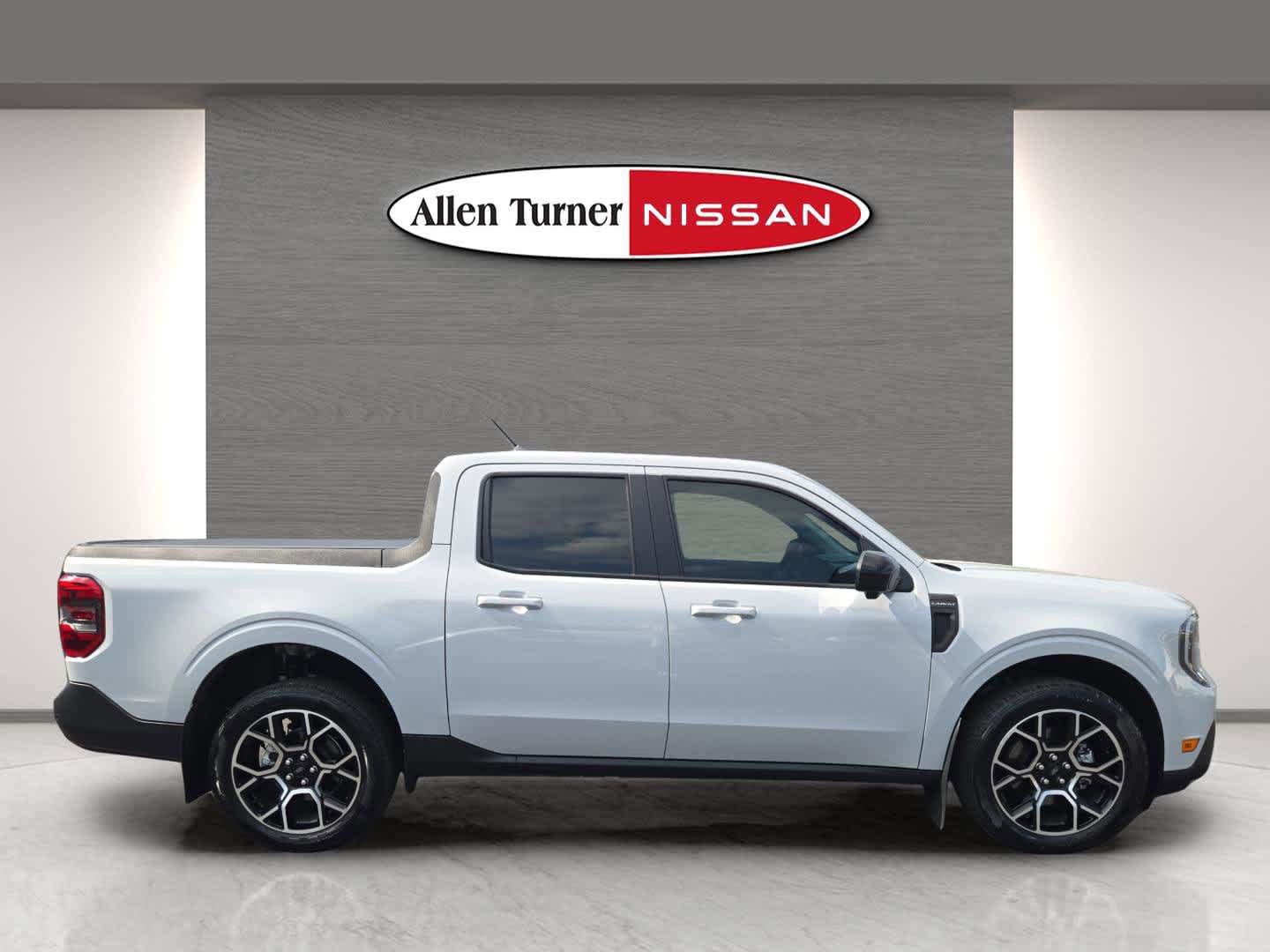 Used 2025 Ford Maverick Lariat w/ 4K Tow Package image 5