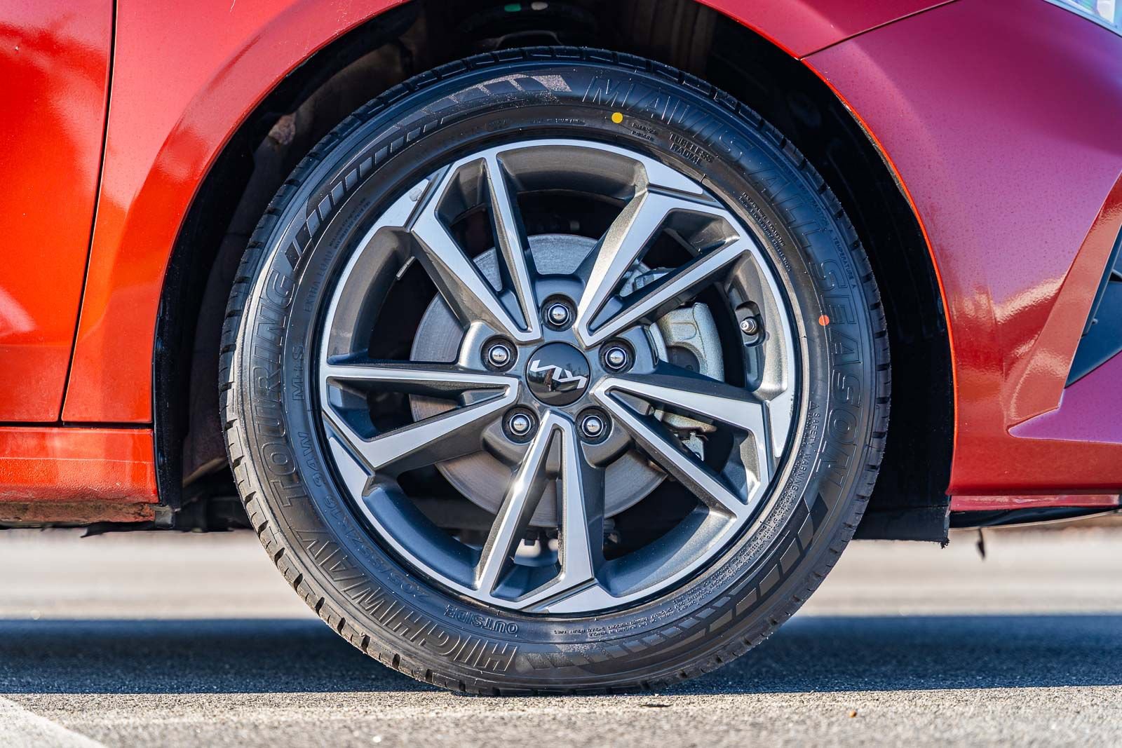 Used 2023 Kia Forte LXS image 9