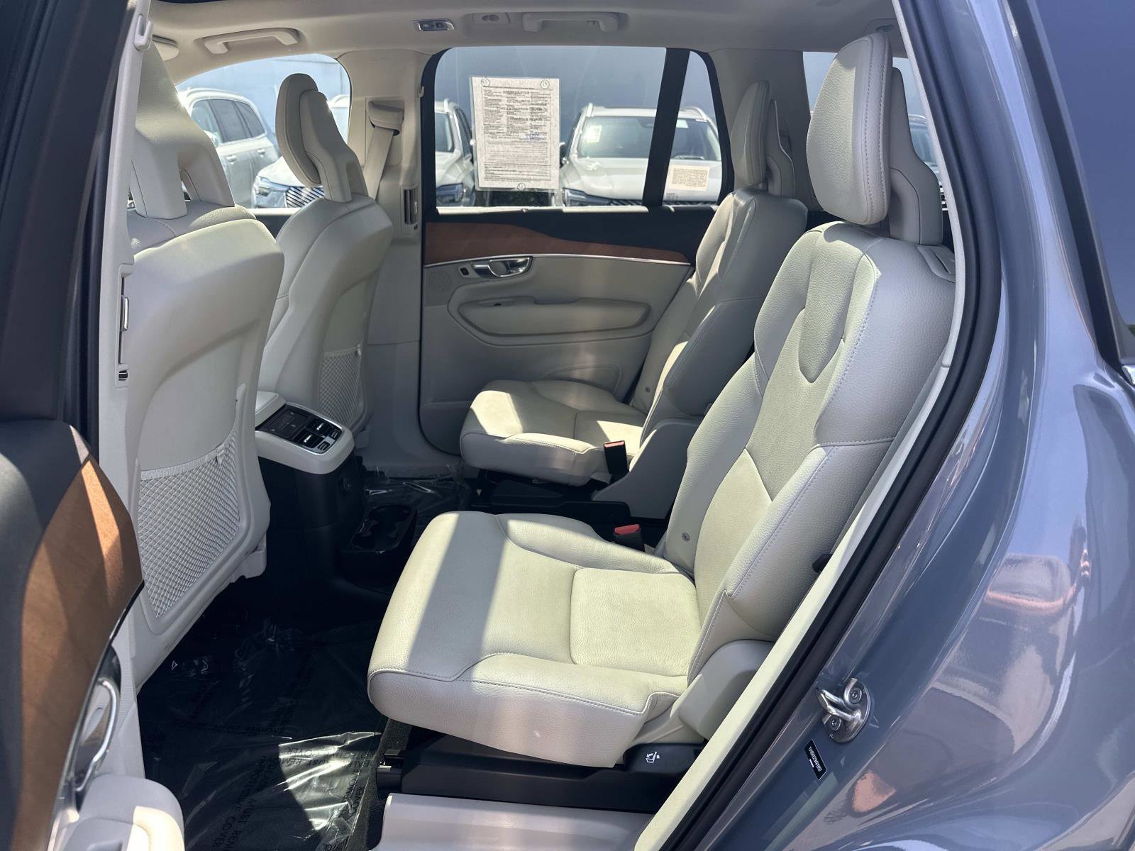 Certified 2022 Volvo XC90 T8 Inscription Expression w/ Advanced Package image 23