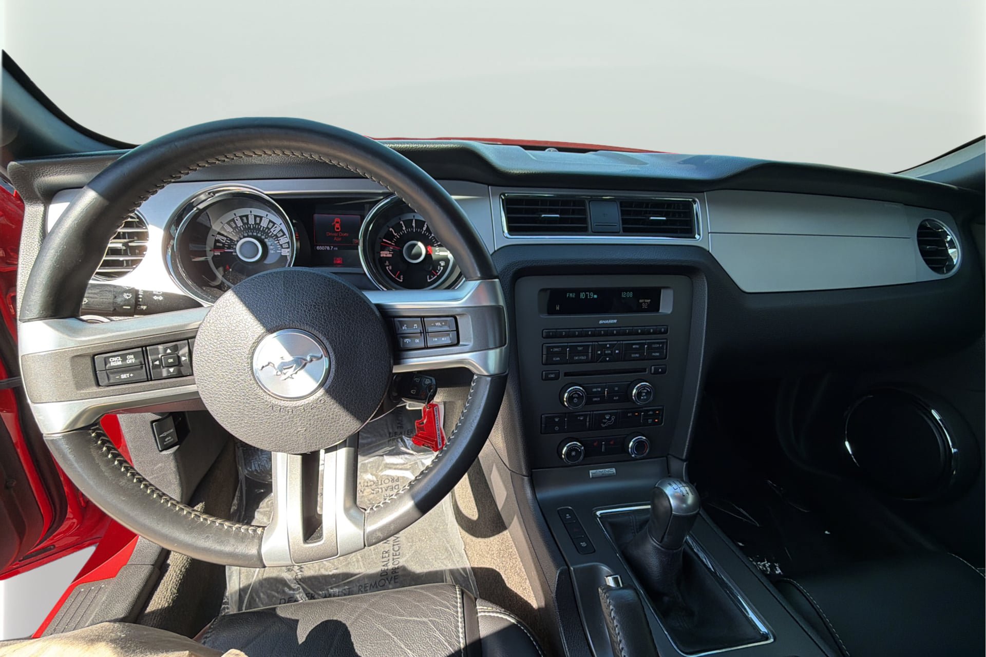 Used 2013 Ford Mustang GT Premium w/ Security Pkg RWD image 31