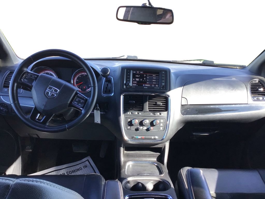 Used 2015 Dodge Grand Caravan SXT image 22