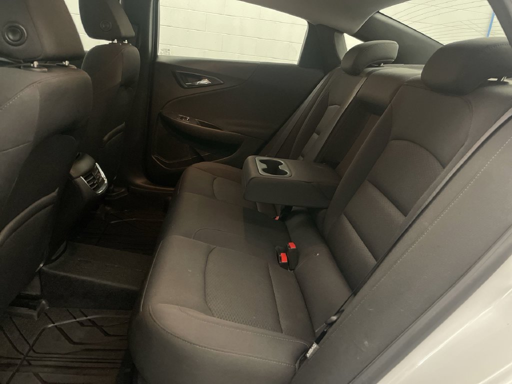 Used 2019 Chevrolet Malibu LT FWD image 17