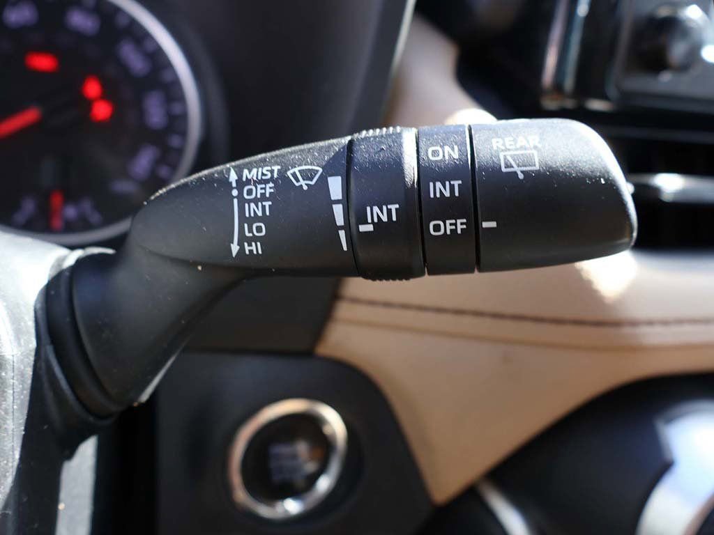 Used 2019 Toyota RAV4 XLE w/ Convenience Package FWD image 38