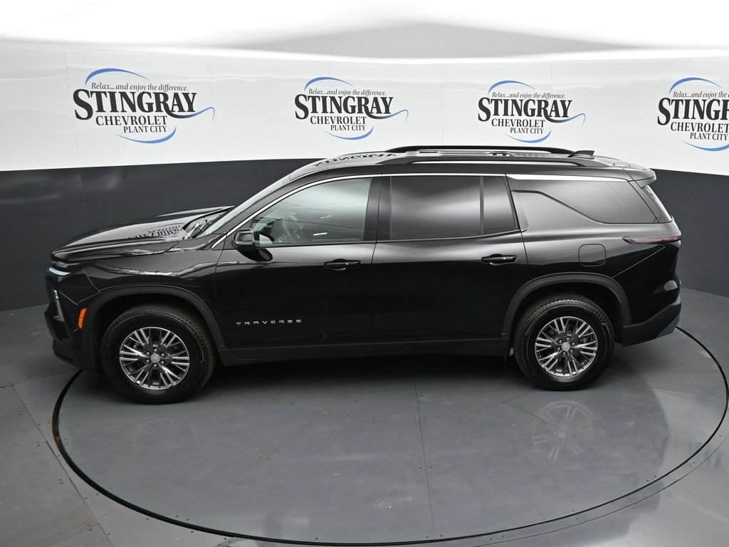 Used 2026 Chevrolet Traverse LT AWD/4WD image 12