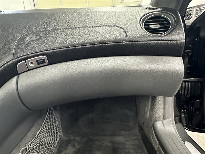 Used 2005 Mercedes-Benz SL 55 AMG image 33
