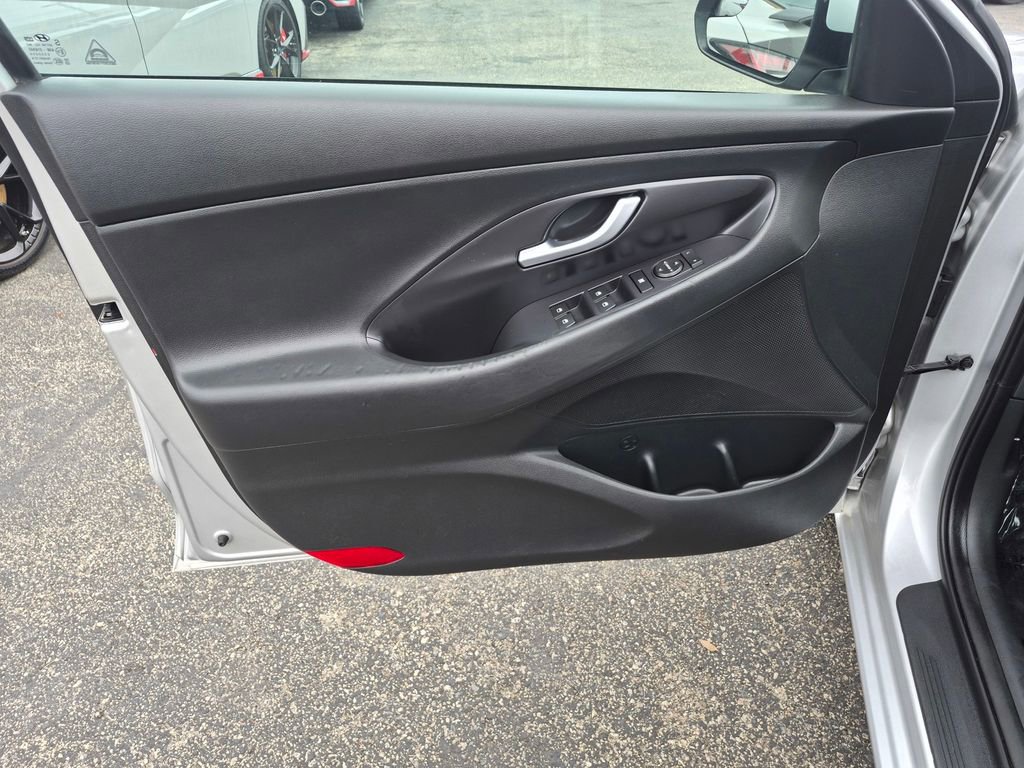 Used 2018 Hyundai Elantra GT image 10