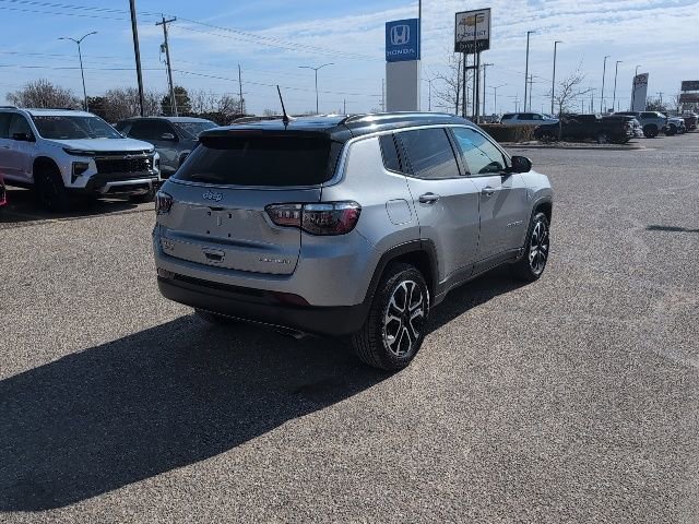 Used 2022 Jeep Compass Limited image 17