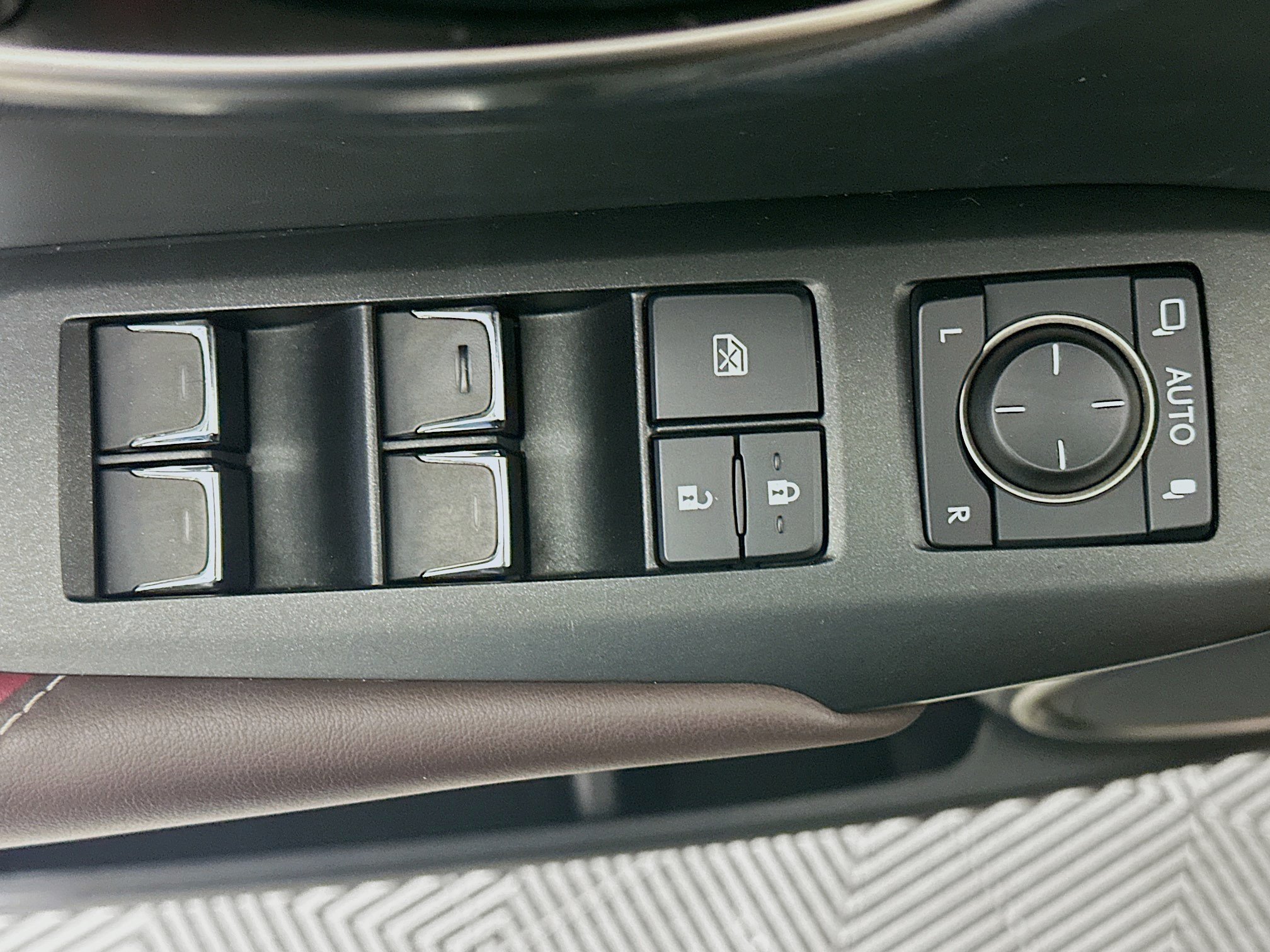 Used 2018 Lexus NX 300h AWD w/ Comfort Package image 15