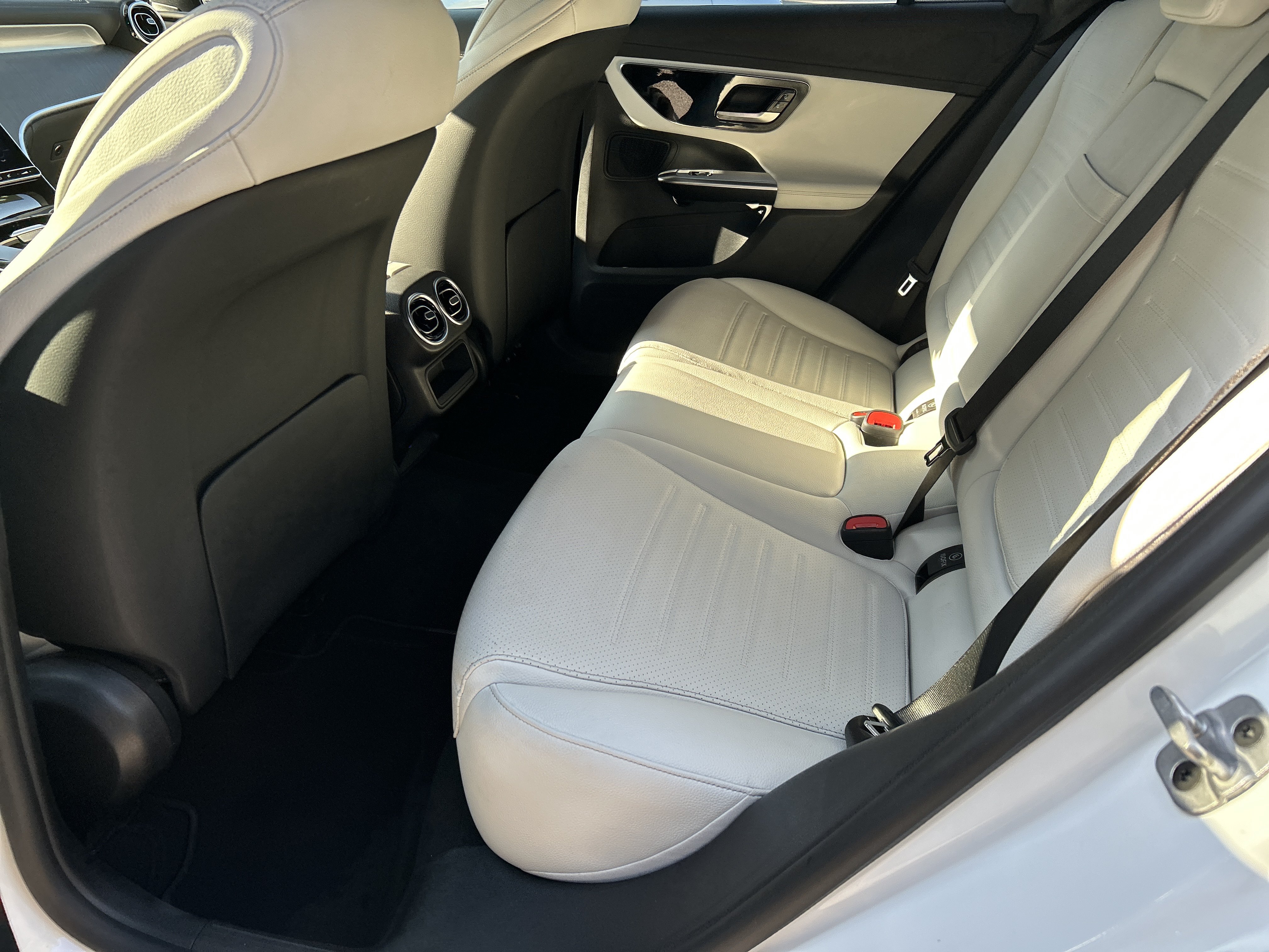 Certified 2024 Mercedes-Benz GLC 300 4MATIC w/ AMG Line image 39
