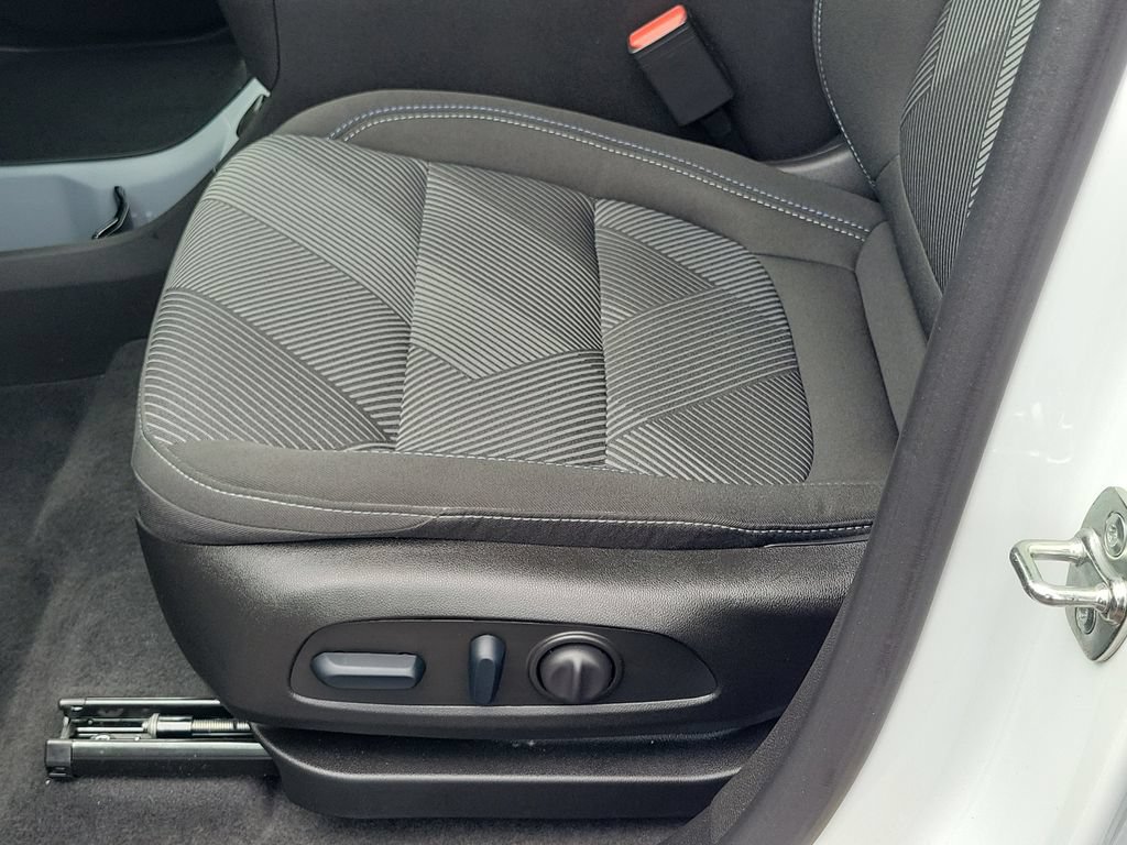 Used 2027 Chevrolet Bolt LT w/ Comfort Package FWD image 15