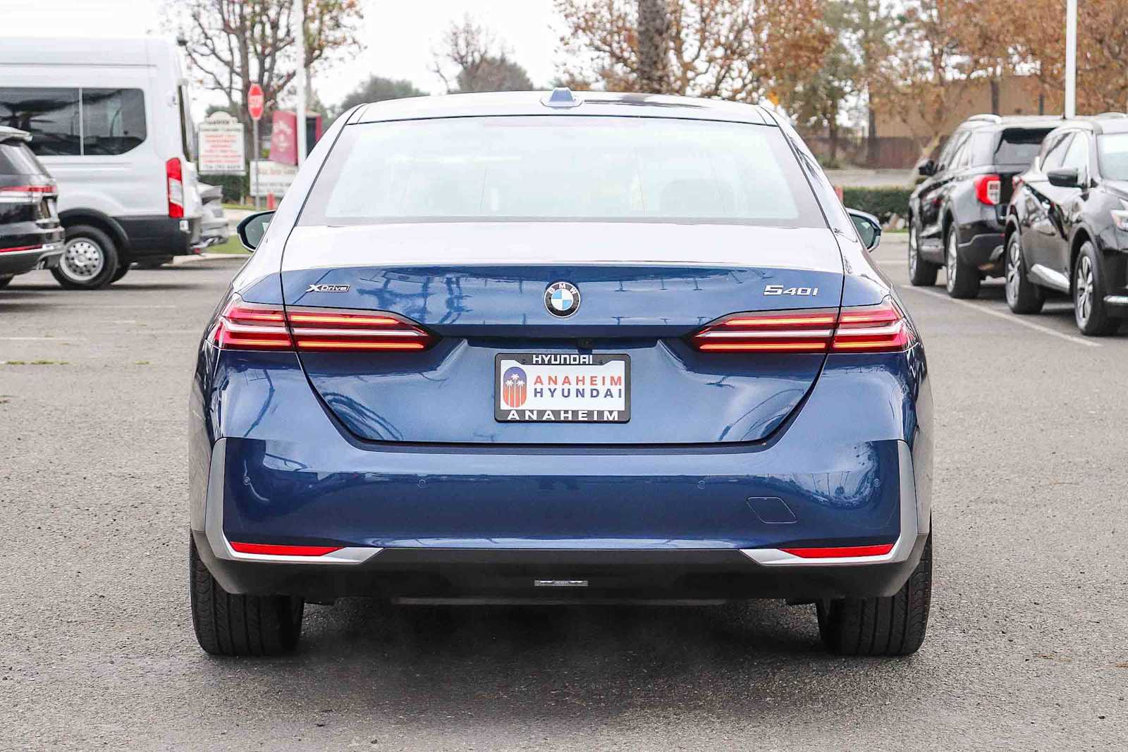 Used 2024 BMW 540i xDrive w/ Premium Package image 7