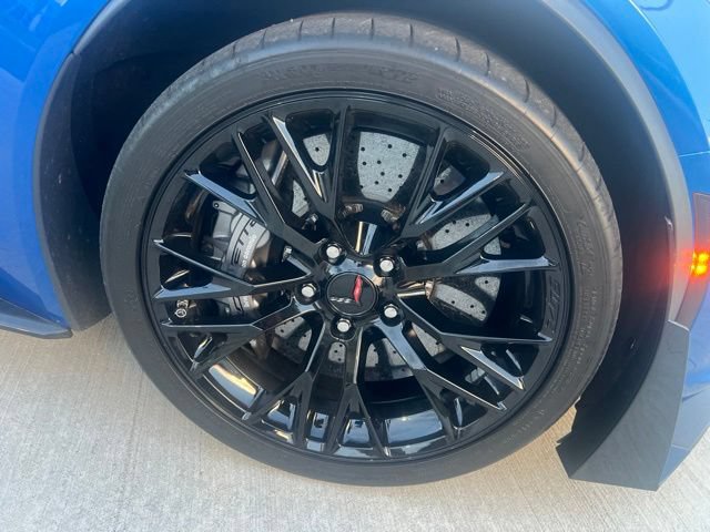 Used 2016 Chevrolet Corvette Z06 w/ Z07 Performance Package RWD image 17