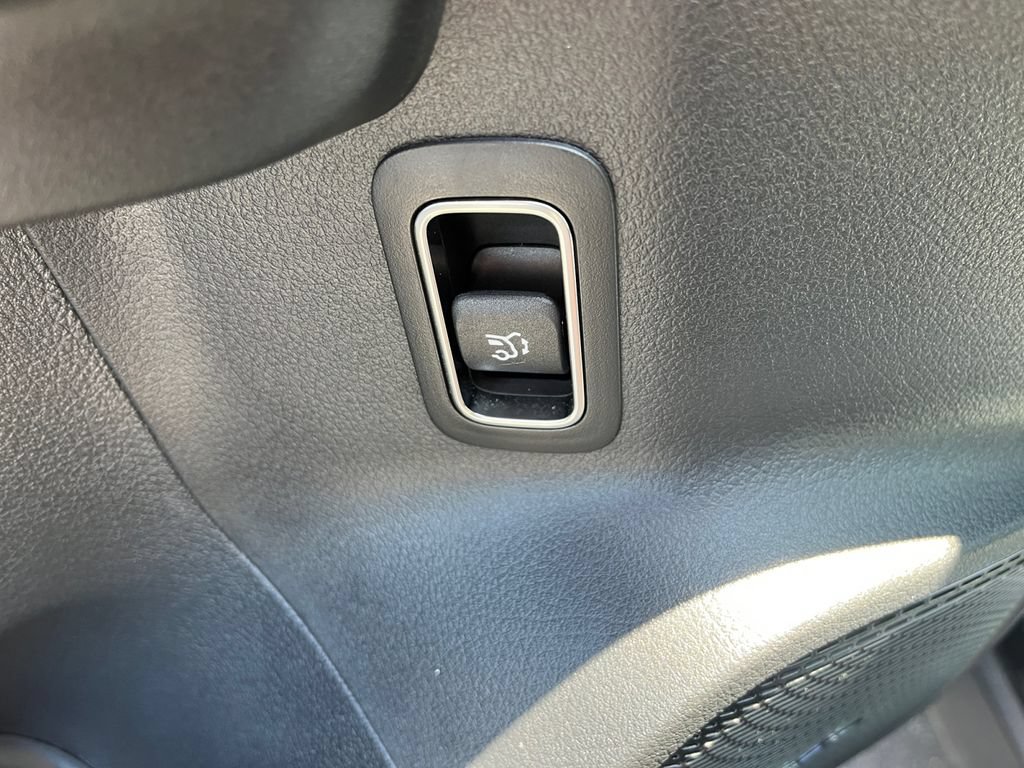 Certified 2026 Mercedes-Benz GLB 250 4MATIC image 22