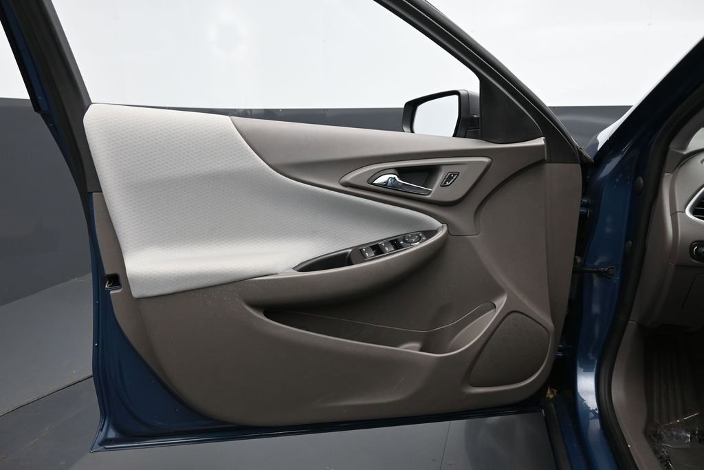 Used 2024 Chevrolet Malibu LS FWD image 18