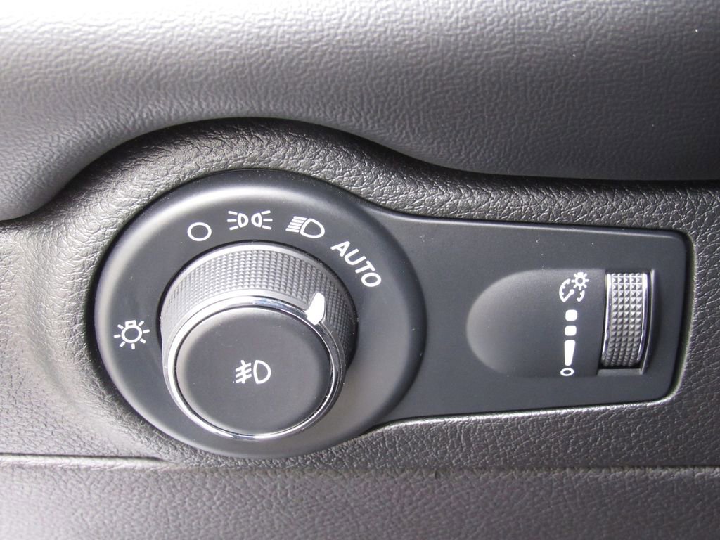 Used 2022 Dodge Durango GT image 37