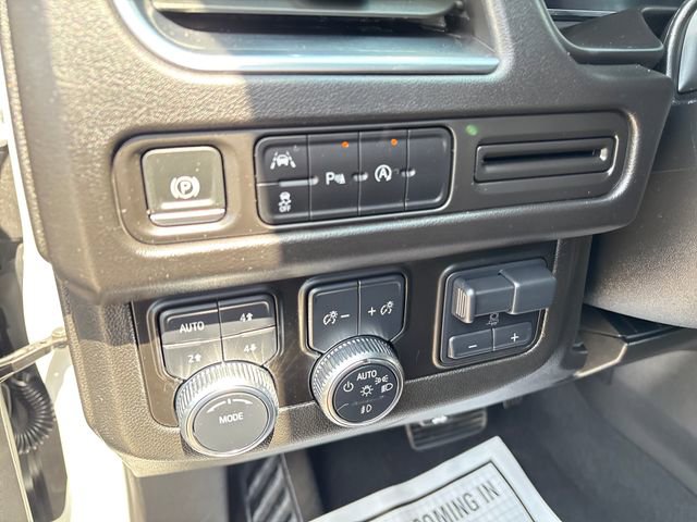 Used 2024 GMC Yukon SLT w/ Max Trailering Package AWD/4WD image 16