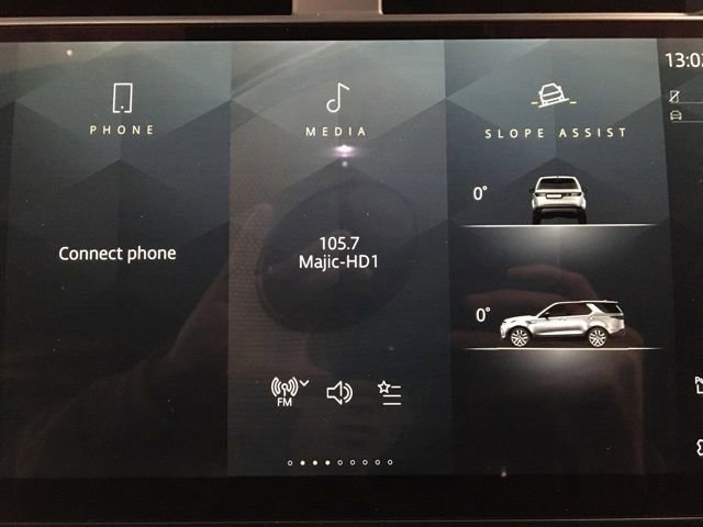 New 2023 Land Rover Discovery Metropolitan Edition image 18