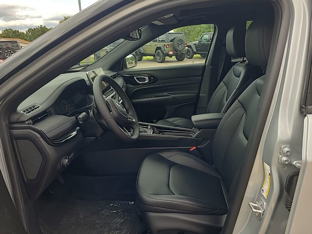 New 2025 Jeep Compass Limited w/ Sun & Sound Group image 11