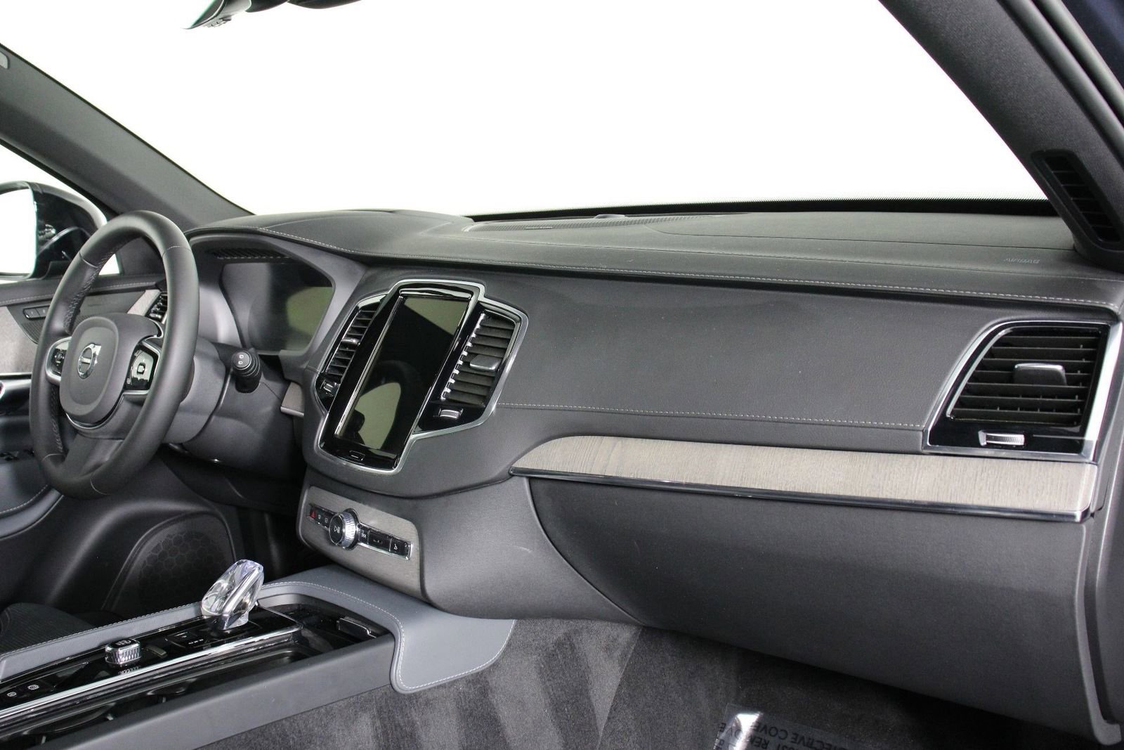 Certified 2023 Volvo XC90 T8 Ultimate image 22