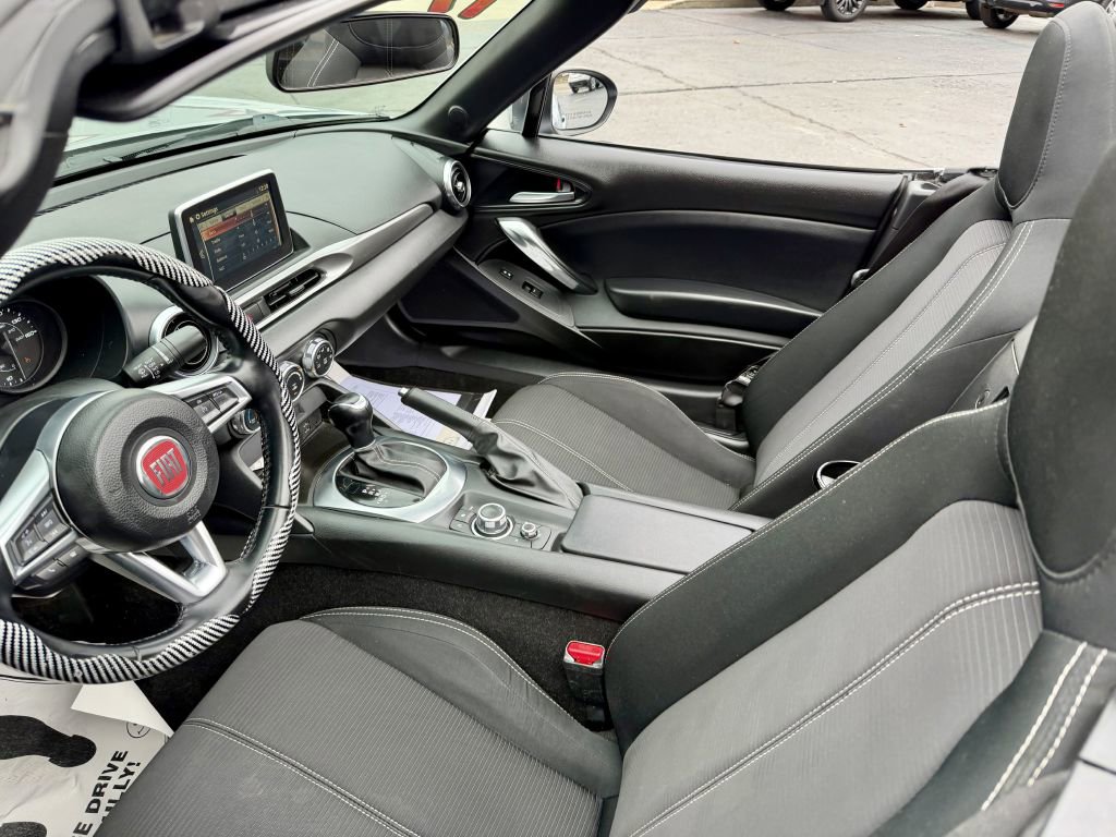 Used 2019 FIAT 124 Spider Classica w/ Technology Group image 16