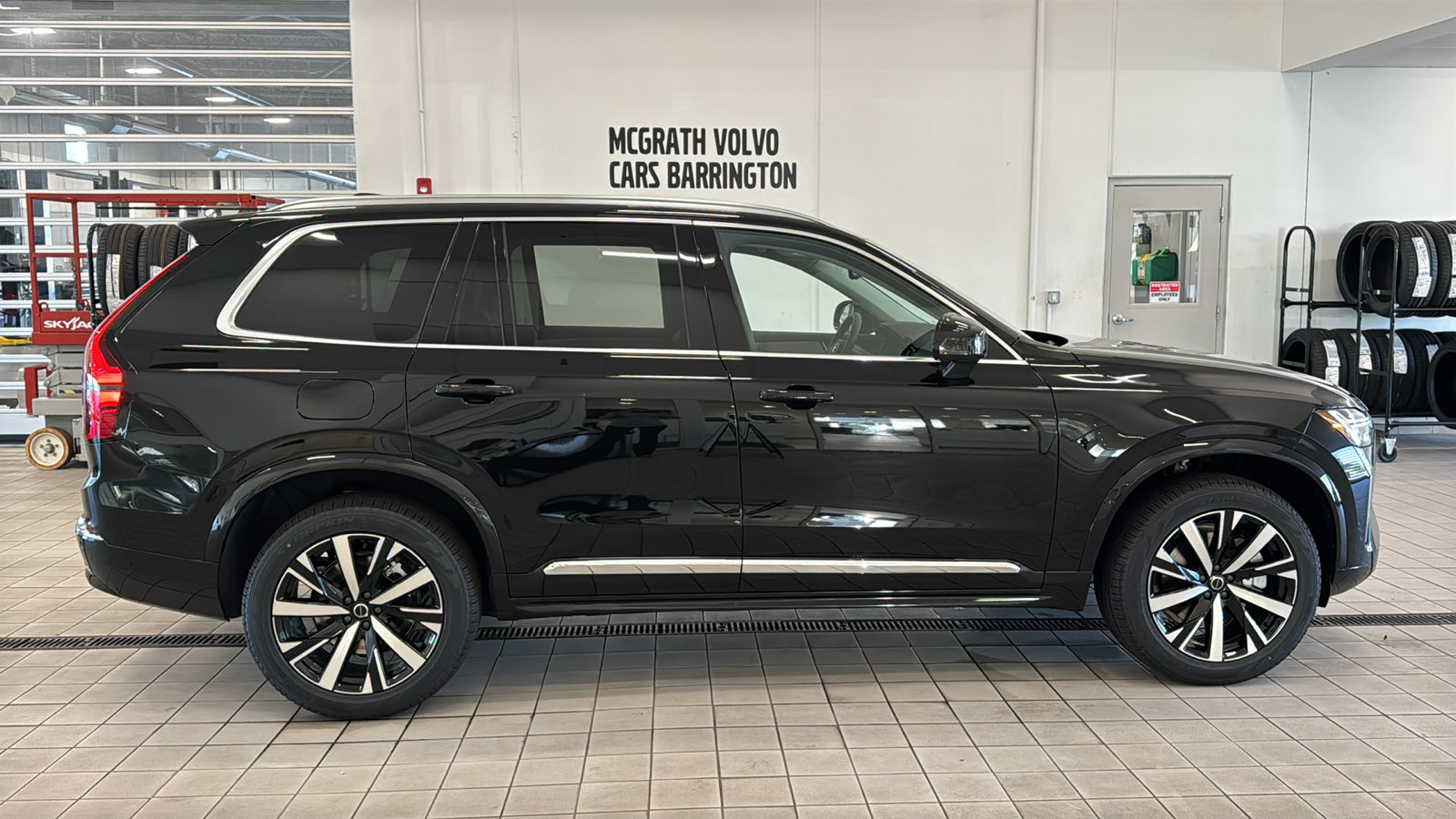 New 2026 Volvo XC90 B5 Core AWD/4WD image 4