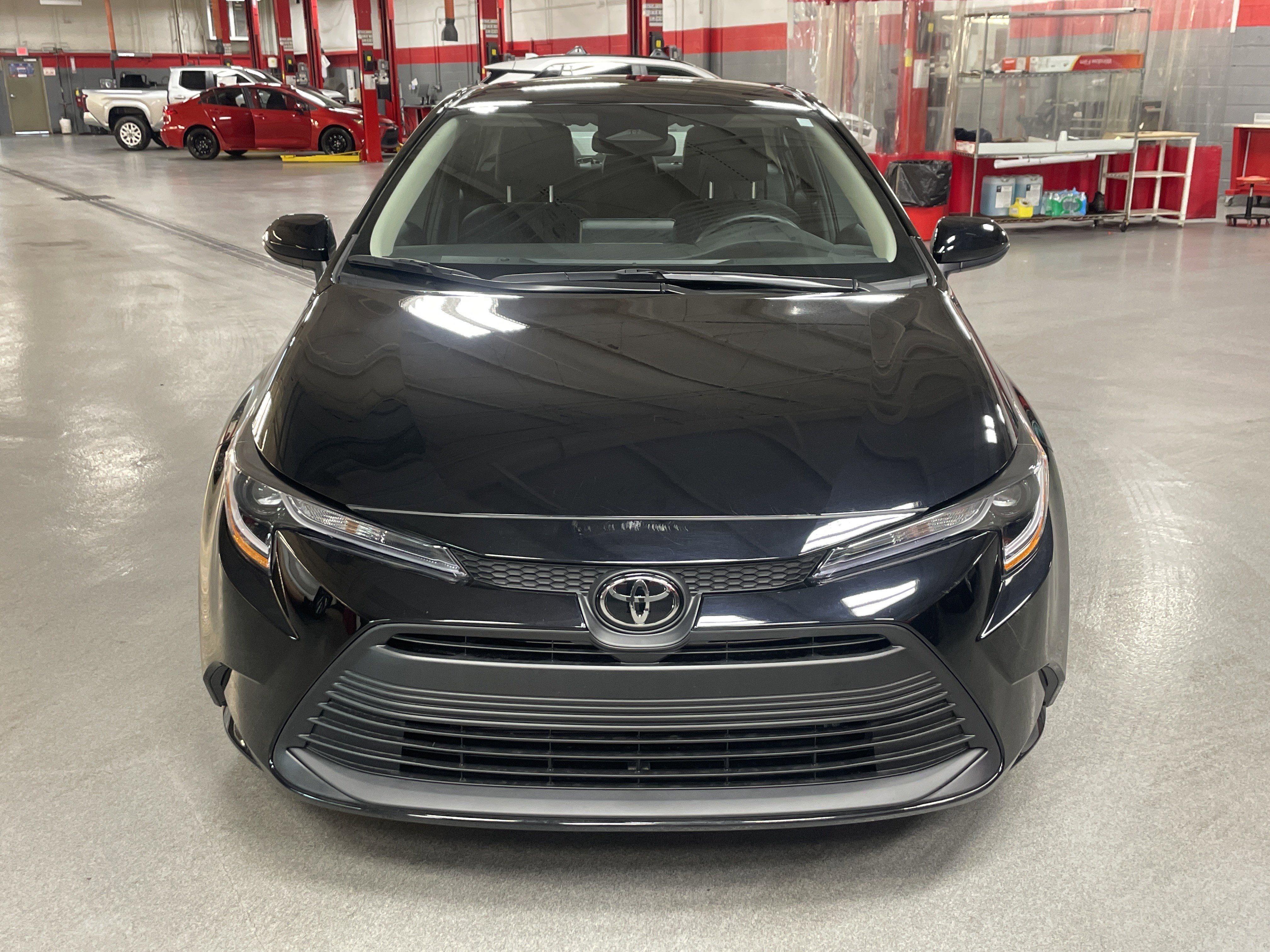 Used 2025 Toyota Corolla LE image 3