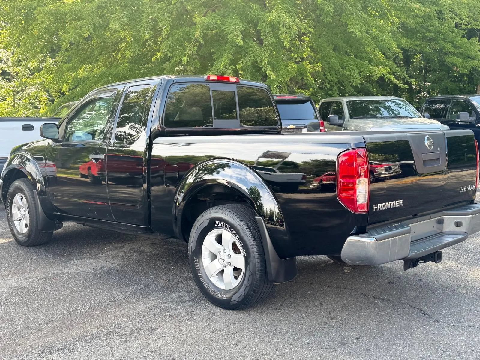 Used 2010 Nissan Frontier SE w/ SE Value Truck Pkg AWD/4WD image 5