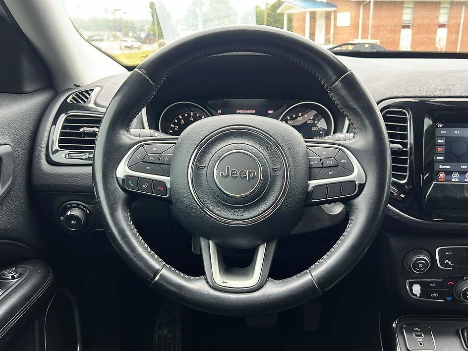 Used 2018 Jeep Compass Latitude w/ Popular Equipment Group FWD image 13