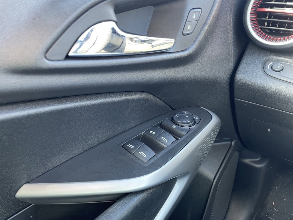 Used 2024 Chevrolet Trax RS image 12