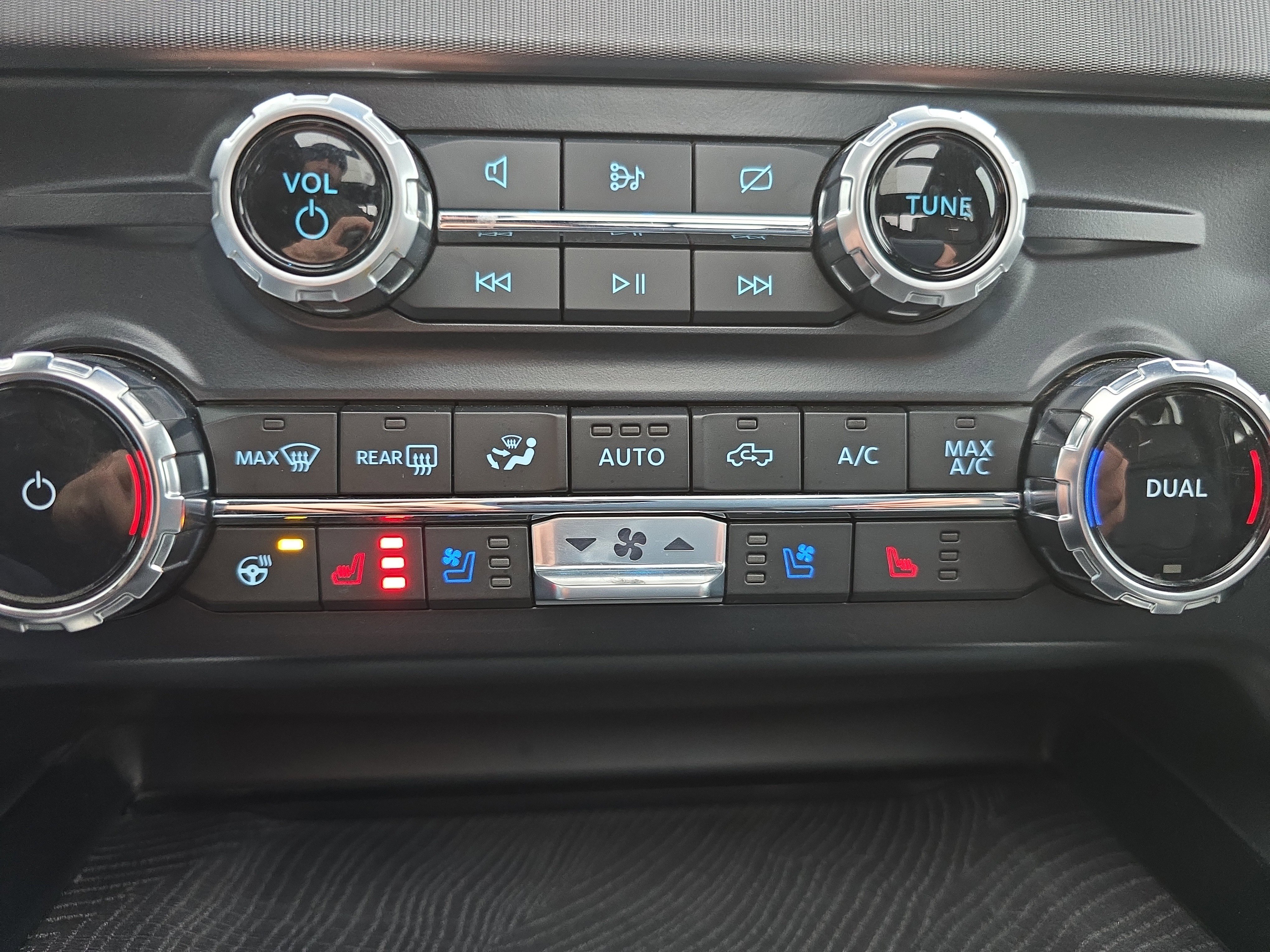 Used 2024 Ford F350 Platinum image 31