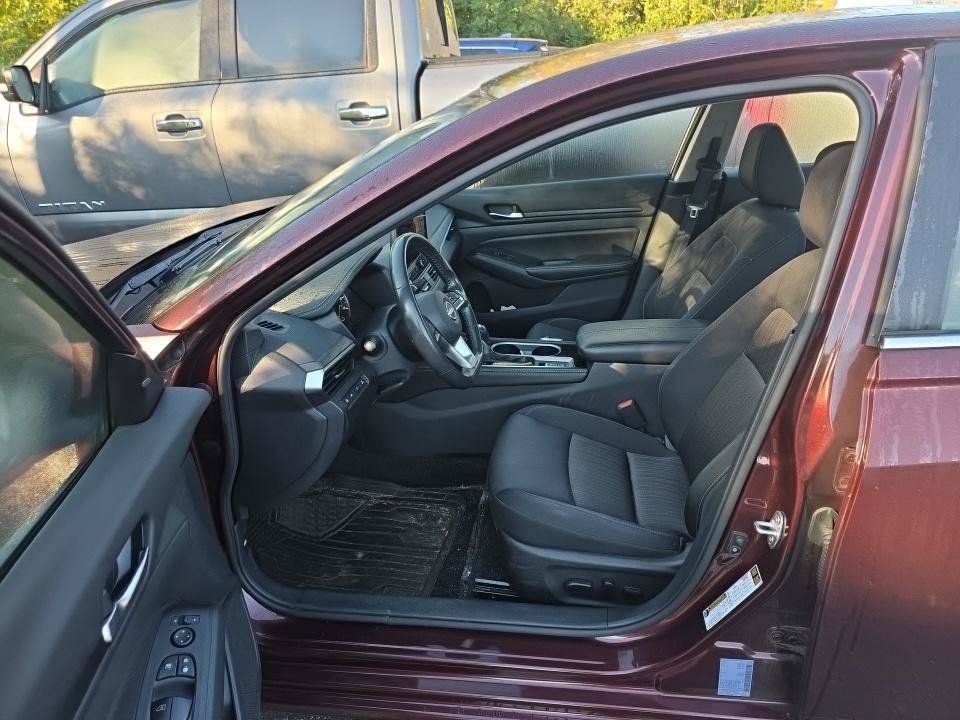 Certified 2024 Nissan Altima 2.5 SV w/ SV Premium Package FWD image 8