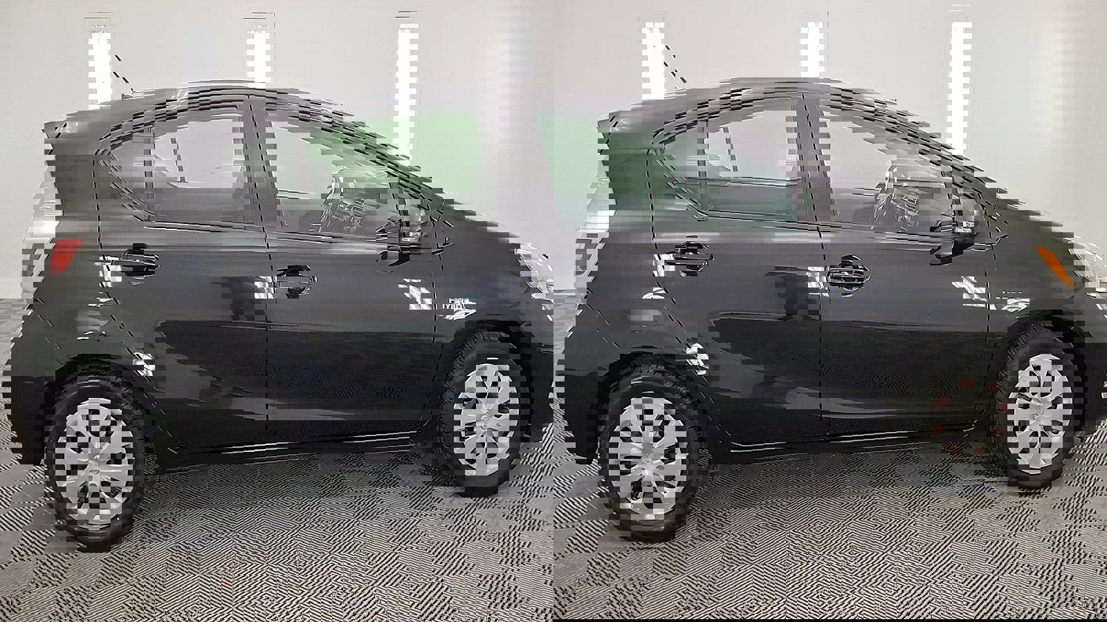 Used 2014 Toyota Prius C Two image 5