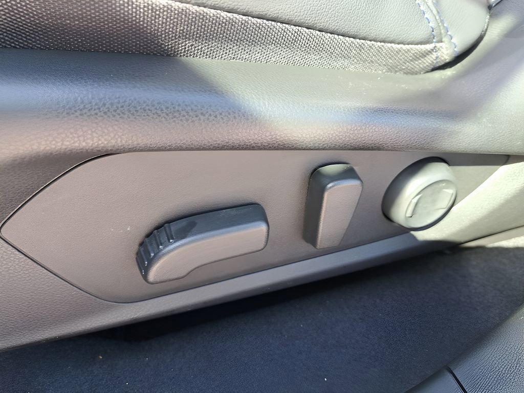 Used 2025 Subaru Forester Limited image 16