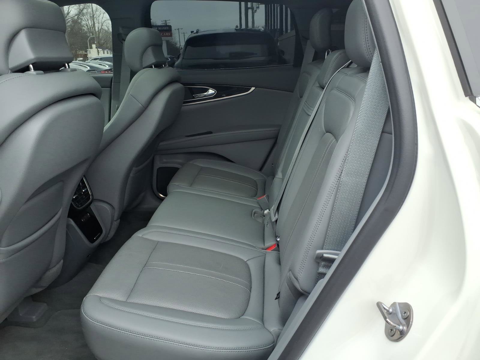 Used 2023 Lincoln Nautilus Reserve w/ Equipment Group 201A AWD/4WD image 9