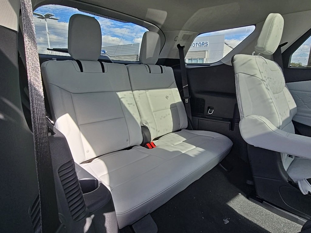 New 2026 Ford Explorer Platinum image 44