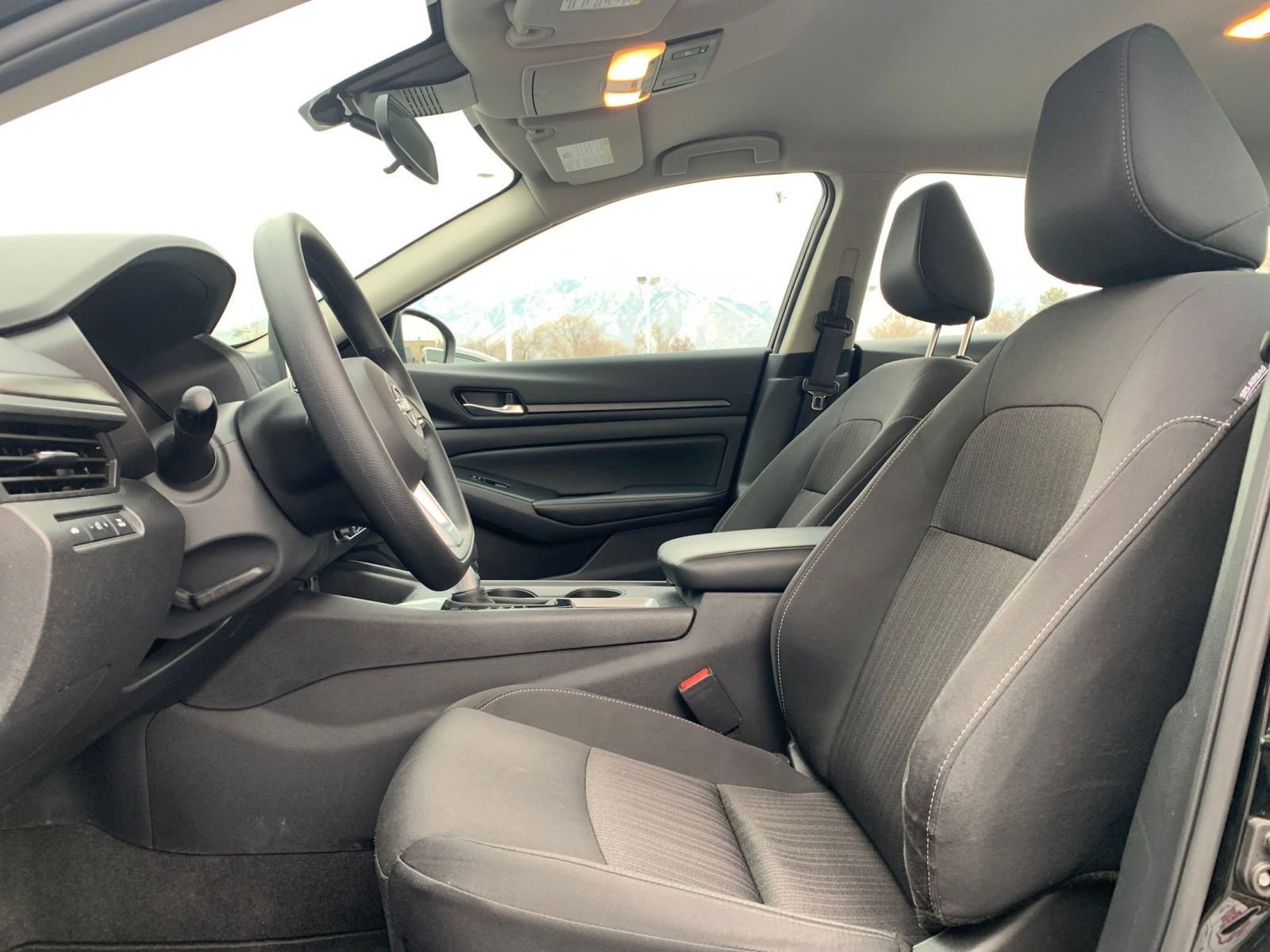 Used 2025 Nissan Altima 2.5 SV image 28