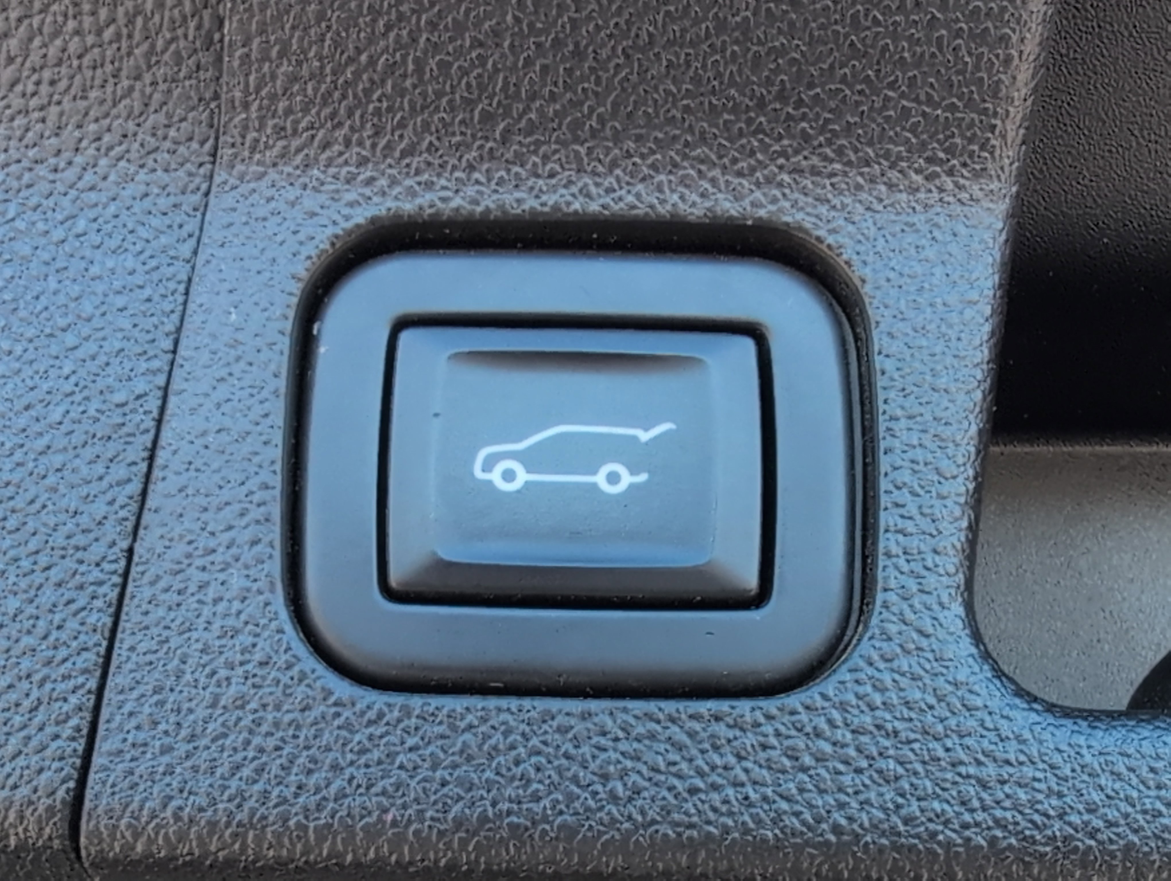 Used 2022 GMC Acadia AT4 image 30