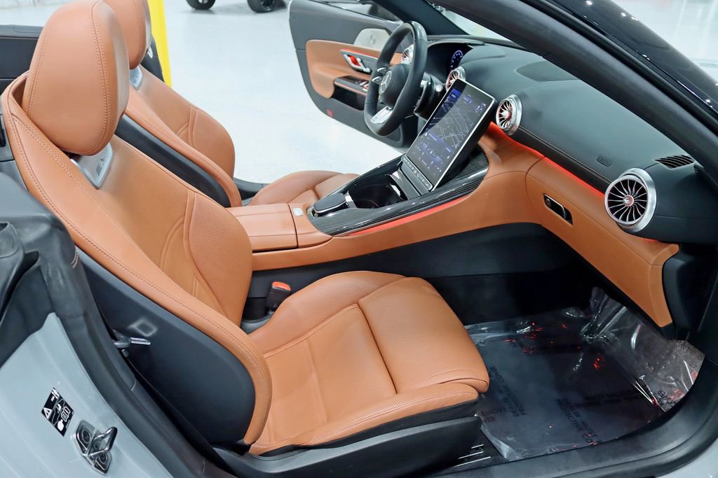 Used 2022 Mercedes-Benz SL 55 AMG 4MATIC w/ Driver Assistance Package image 37