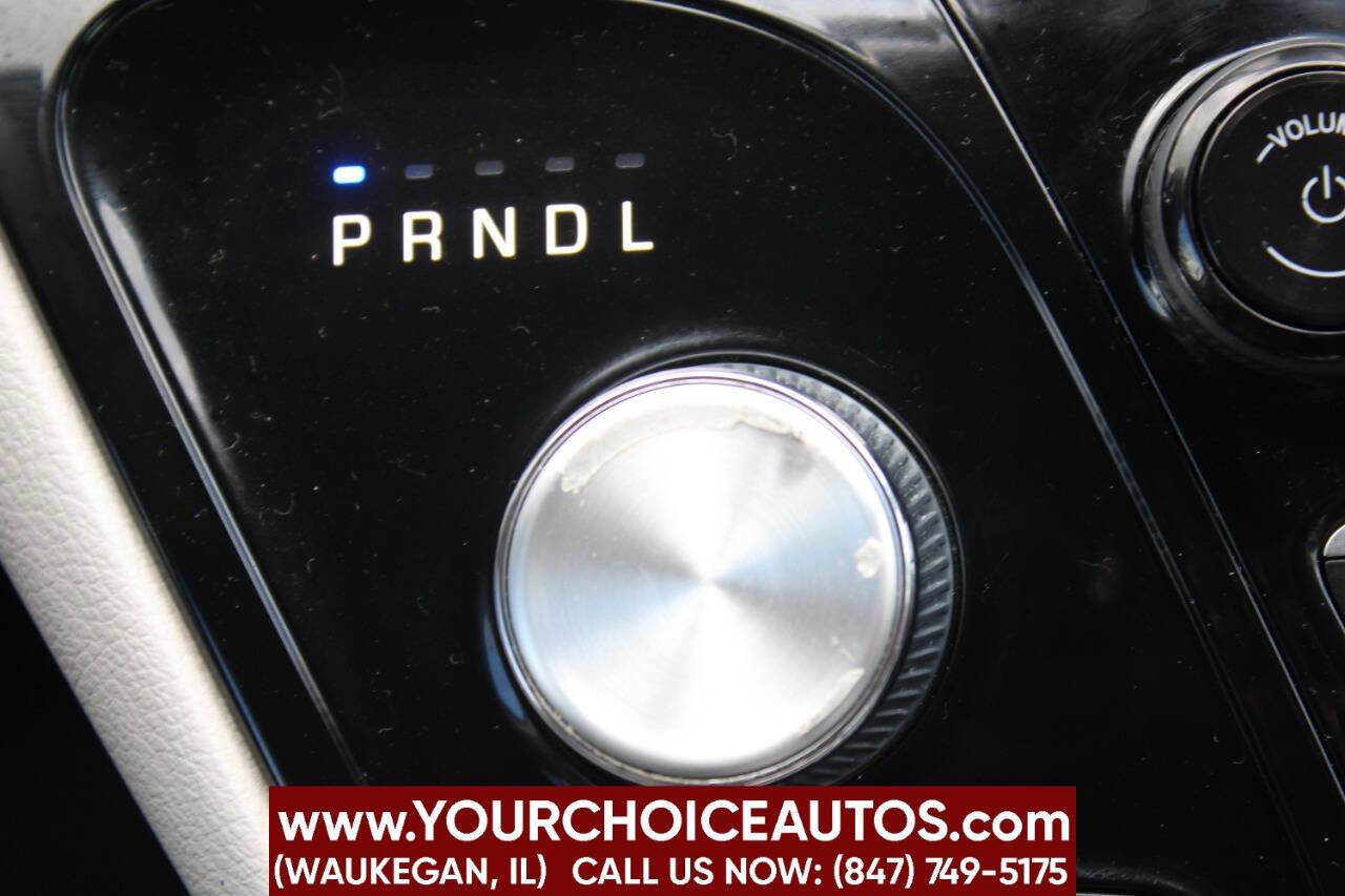 Used 2020 Chrysler Pacifica Touring-L FWD image 23