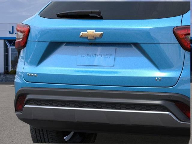 New 2026 Chevrolet Trax LT w/ Driver Confidence Package image 16