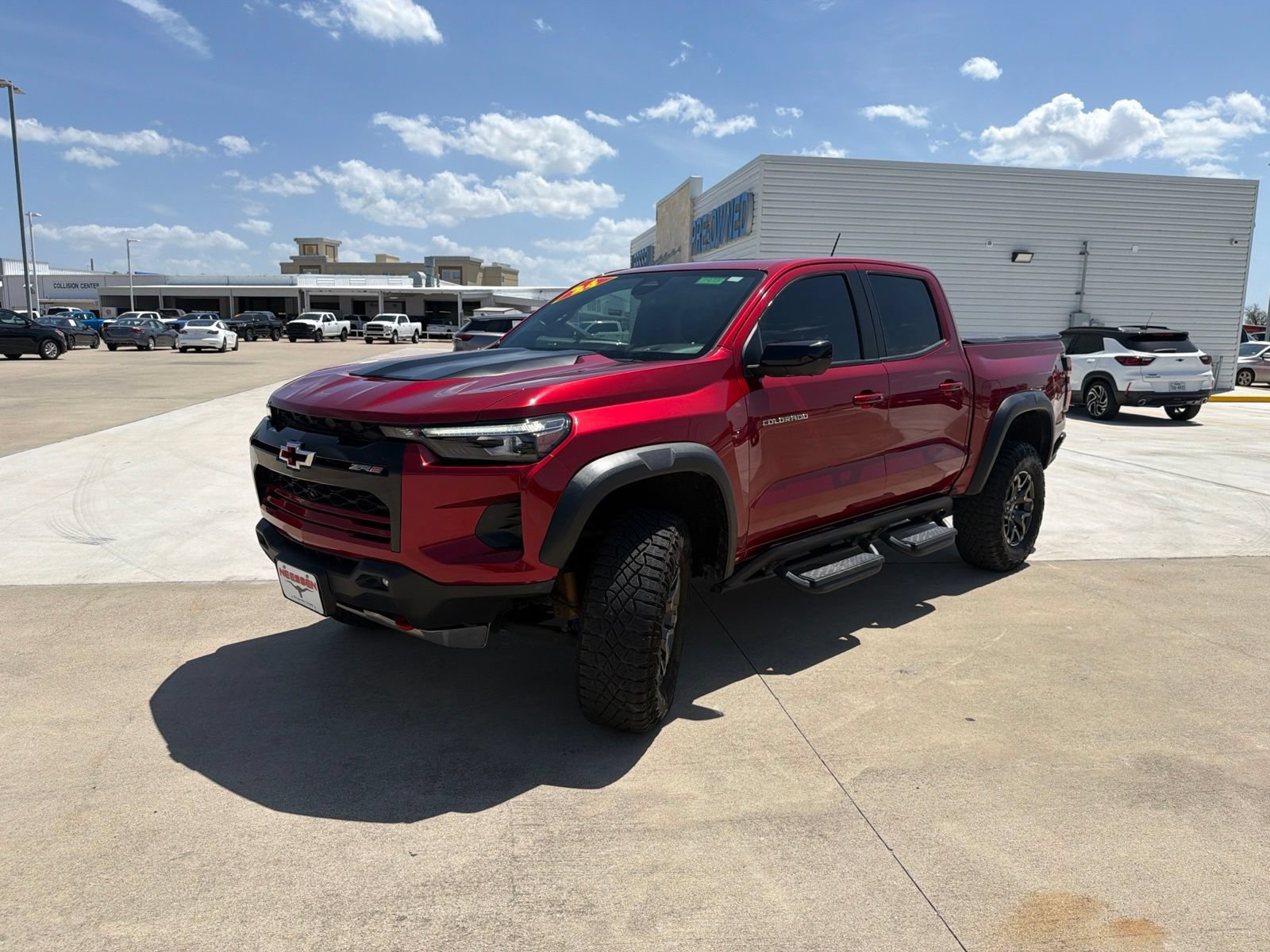 Used 2024 Chevrolet Colorado ZR2 w/ Technology Package AWD/4WD image 3