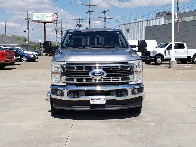 Used 2023 Ford F350 XLT w/ 360-Degree Camera Package AWD/4WD image 3