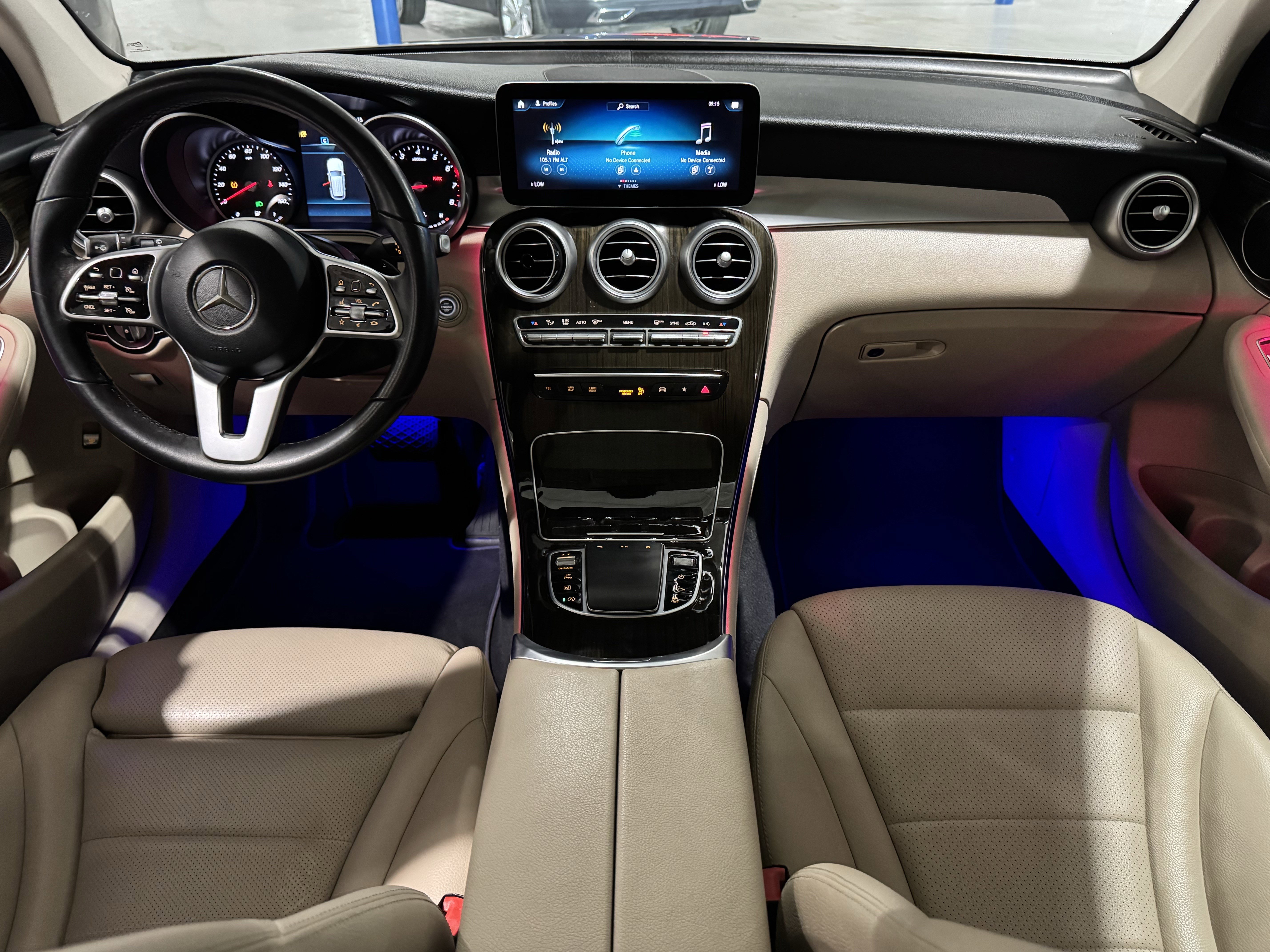 Used 2021 Mercedes-Benz GLC 300 4MATIC w/ Premium Package image 21