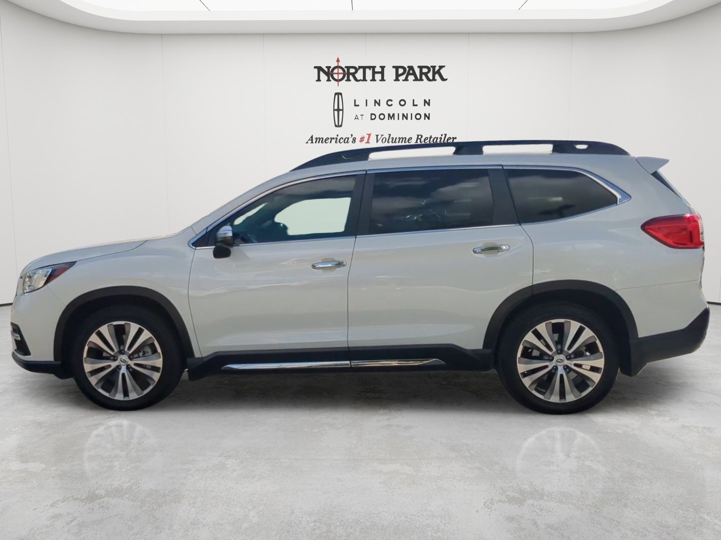 Used 2020 Subaru Ascent Touring w/ Popular Package #3 AWD/4WD image 2