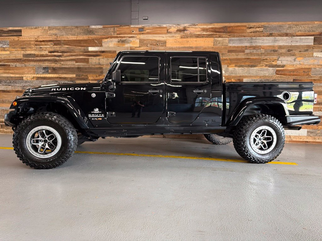 Used 2016 Jeep Wrangler Unlimited Rubicon w/ Connectivity Group AWD/4WD image 22