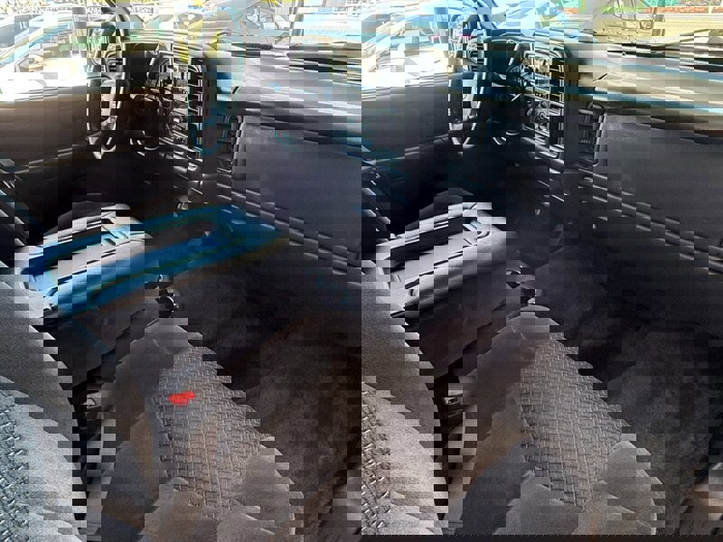 Used 2002 Chevrolet Avalanche 2WD image 24